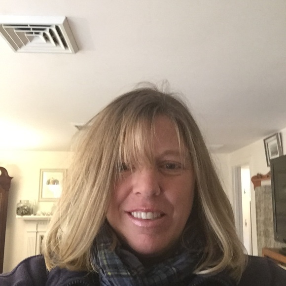 Meet your Posher, Yvette - Picture 1 of 1